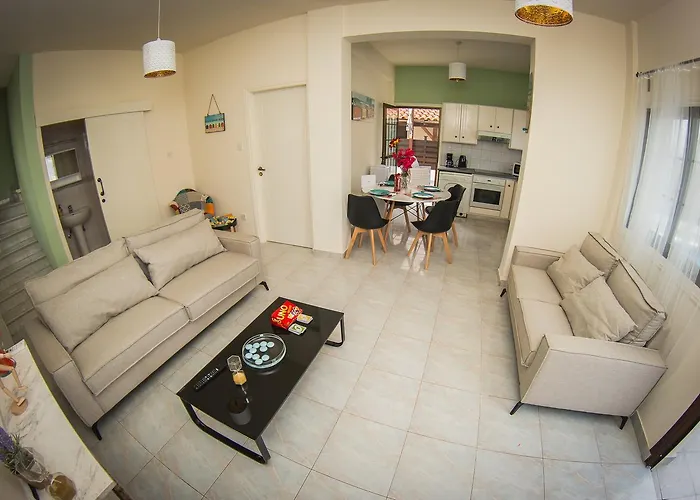 Elena Willa Ajia Napa