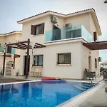 Elena Villa *