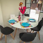 Elena Villa